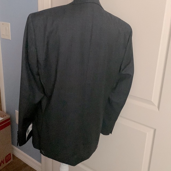New-DKNY Suit Jacket: 42S - Picture 4 of 8